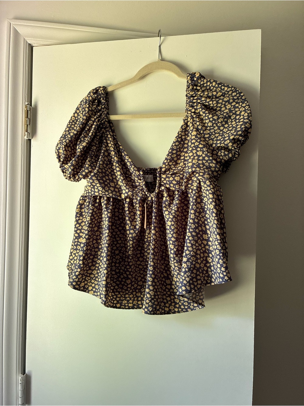 Floral Puff-Sleeve Peplum Top — Navy with Yellow Blossom Print